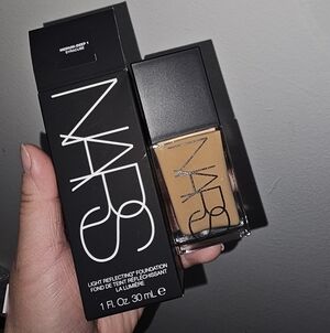 NARS Light Reflecting Foundation - Medium Deep - Syracuse